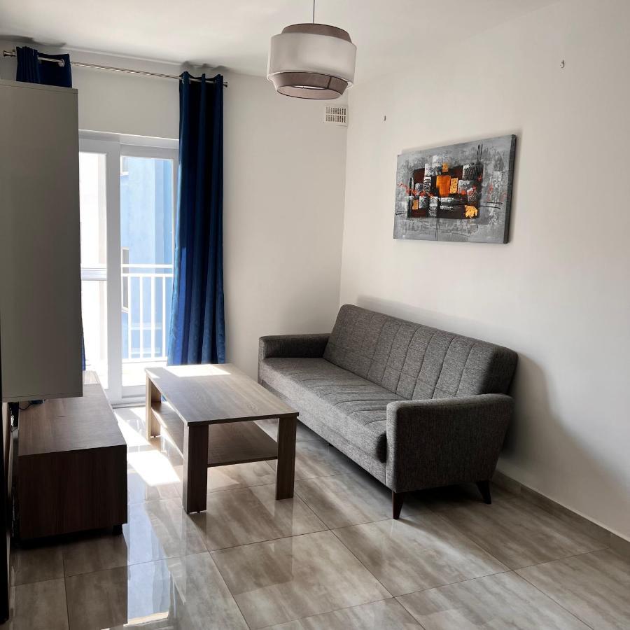 F3 Room 2, Private Room Two Single Beds Shared Bathroom Msida Ngoại thất bức ảnh