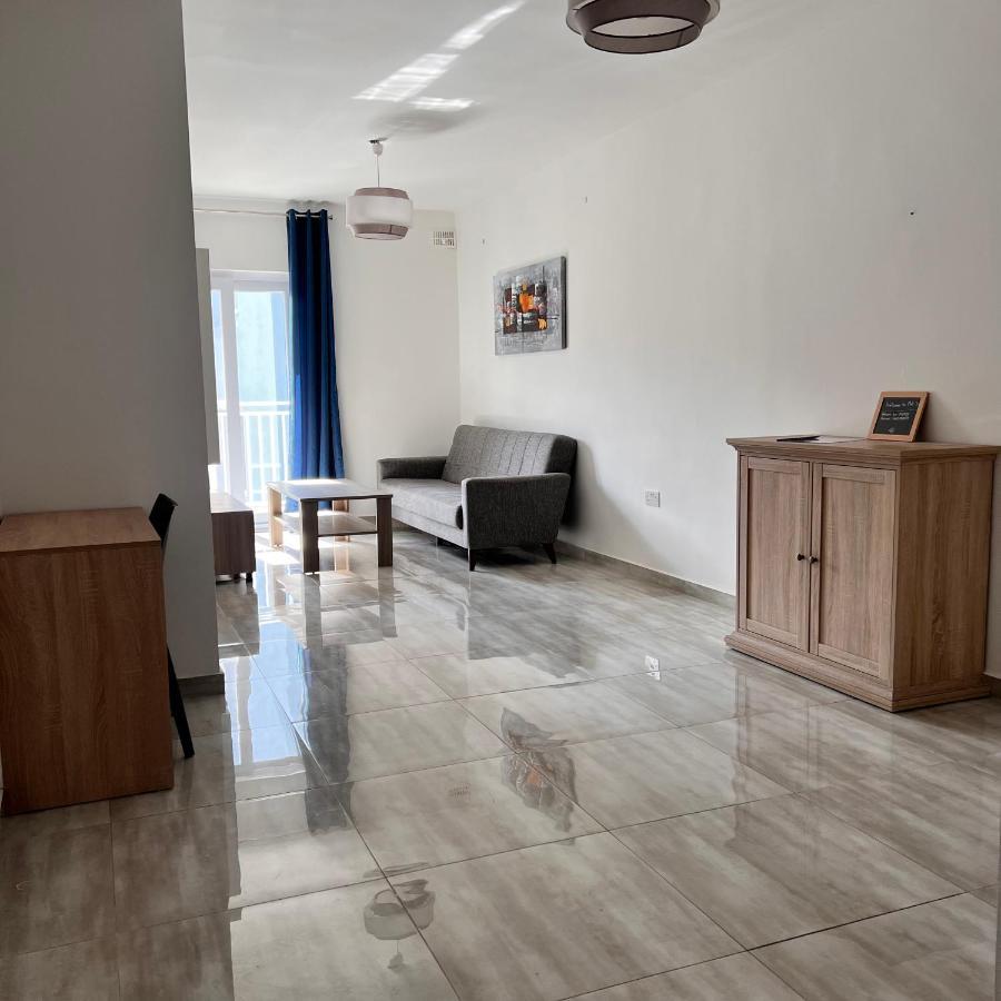 F3 Room 2, Private Room Two Single Beds Shared Bathroom Msida Ngoại thất bức ảnh