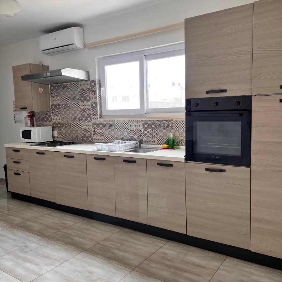 F3 Room 2, Private Room Two Single Beds Shared Bathroom Msida Ngoại thất bức ảnh