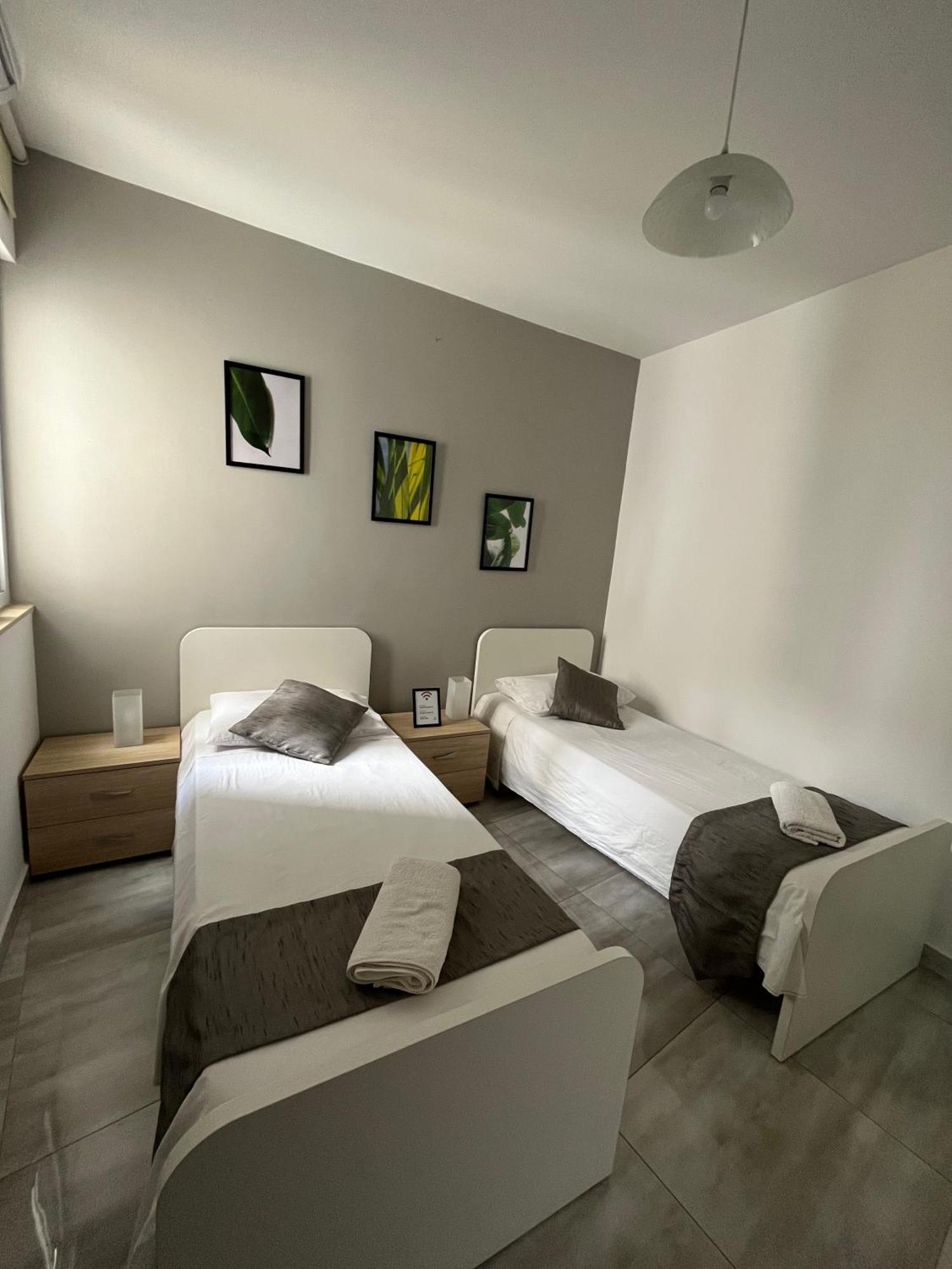 F3 Room 2, Private Room Two Single Beds Shared Bathroom Msida Ngoại thất bức ảnh