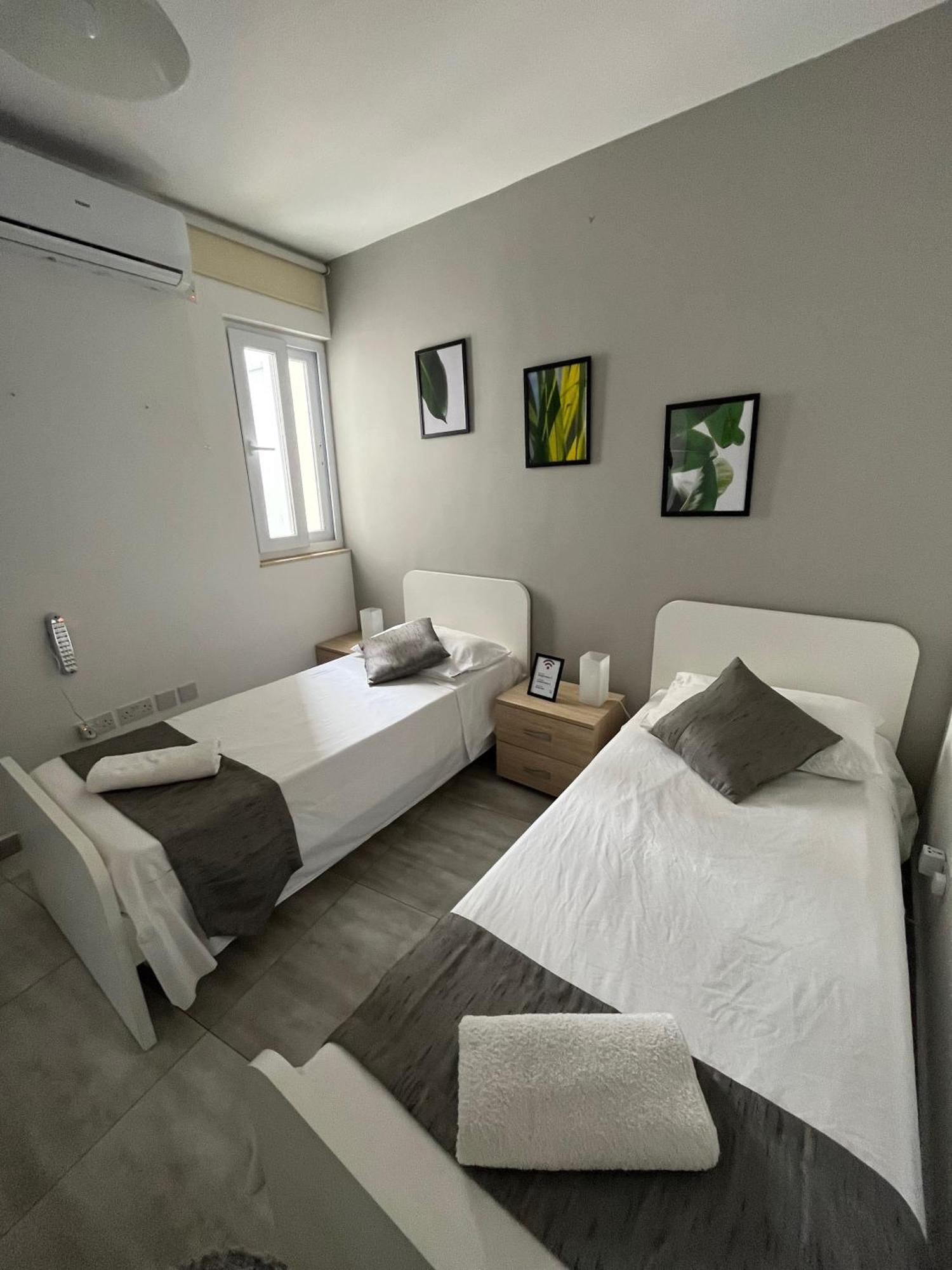 F3 Room 2, Private Room Two Single Beds Shared Bathroom Msida Ngoại thất bức ảnh